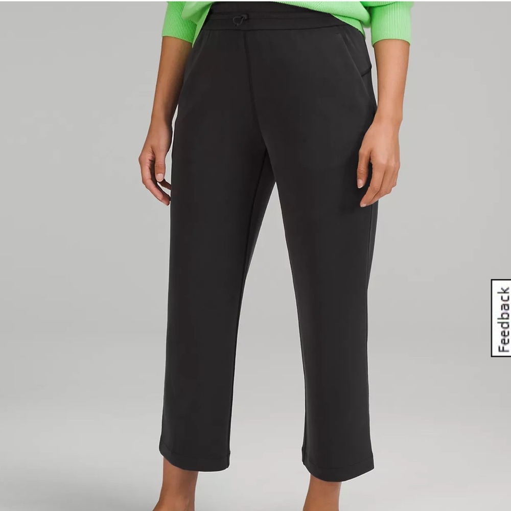 Lululemon Softstreme High-Rise Straight-Leg Cropped Pant
Size 4